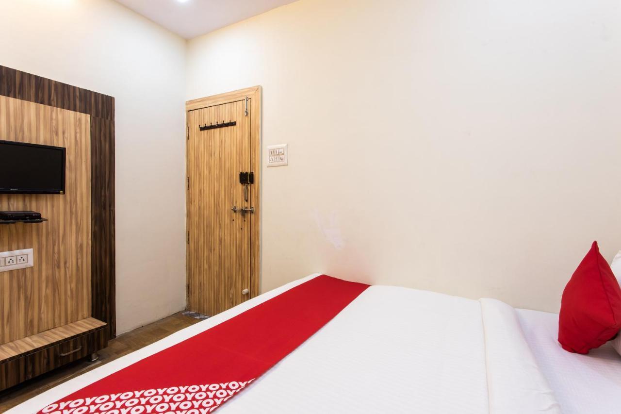 Oyo 24196 Hotel Shreenath Palace Удджайн Экстерьер фото