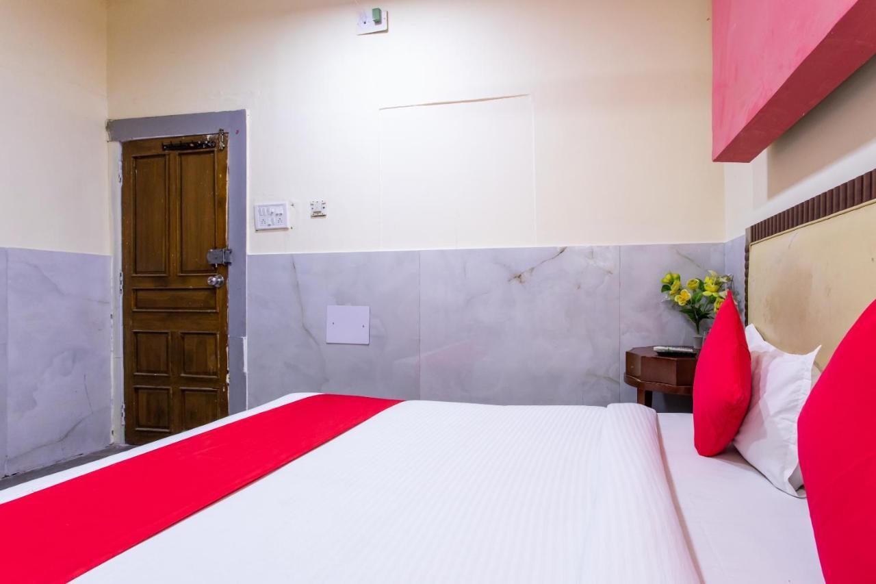 Oyo 24196 Hotel Shreenath Palace Удджайн Экстерьер фото