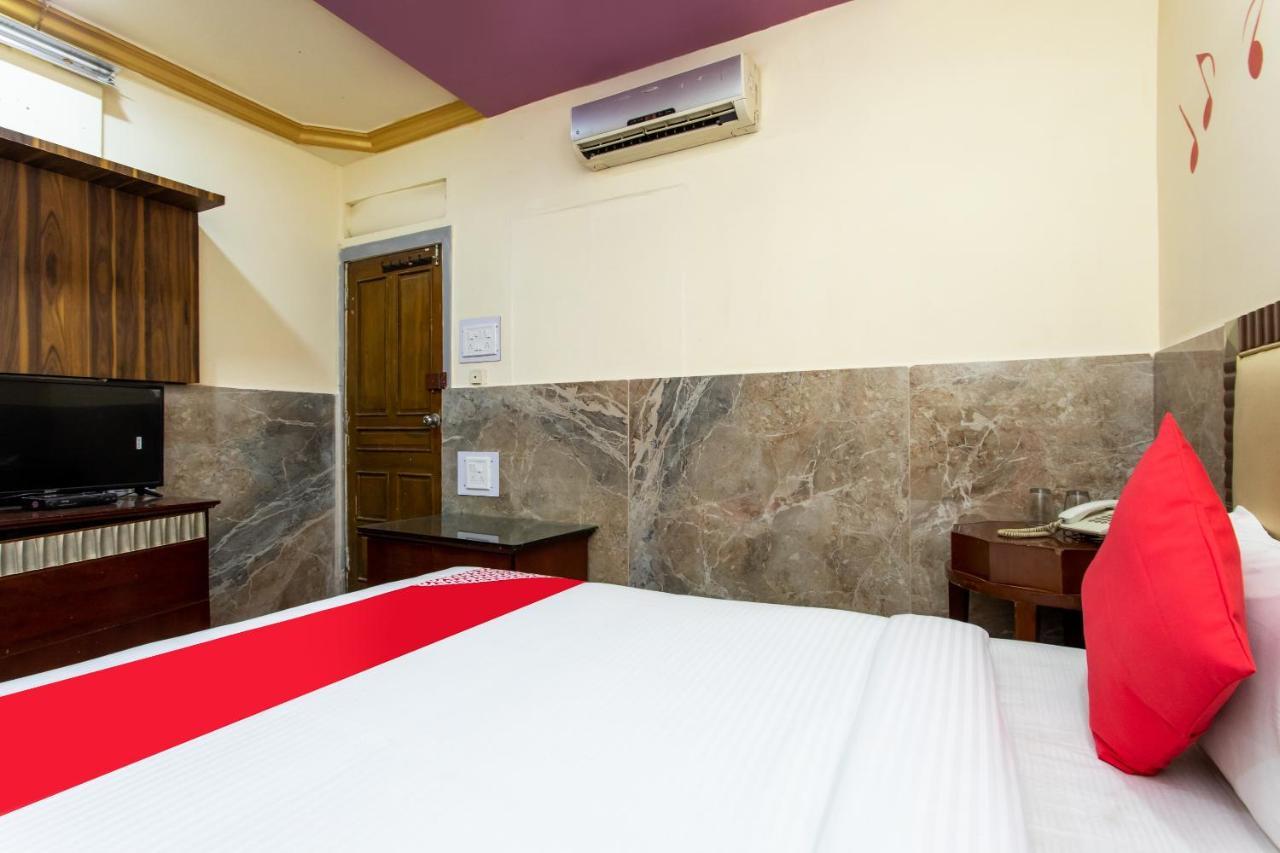 Oyo 24196 Hotel Shreenath Palace Удджайн Экстерьер фото