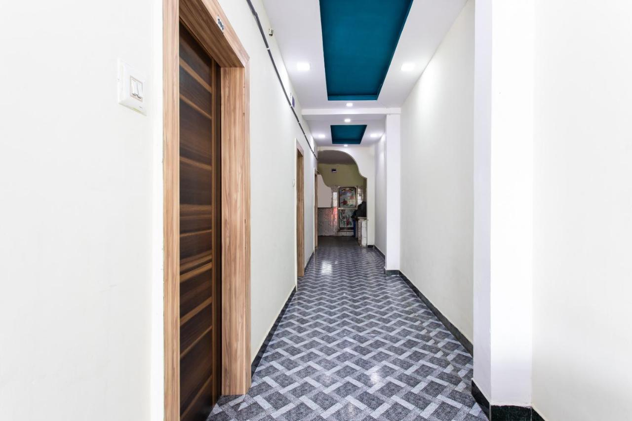 Oyo 24196 Hotel Shreenath Palace Удджайн Экстерьер фото